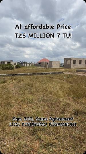 Kiwanja kinauzwa Kibugumo Kigamboni, Dar Es Salaam (300 sqm) Kiwanja kinauzwa Kibugumo Kigamboni, Dar Es Salaam (300 sqm)