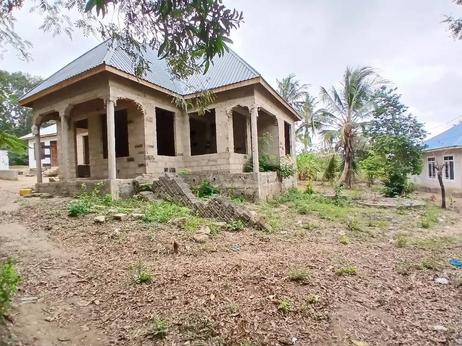 Nyumba ya vyumba vinne inauzwa Mbezi Mwisho Msakuzi Kituo Kwa Lipe Lanya, Dar Es Salaam (450 sqm) Nyumba ya vyumba vinne inauzwa Mbezi Mwisho Msakuzi Kituo Kwa Lipe Lanya, Dar Es Salaam (450 sqm)