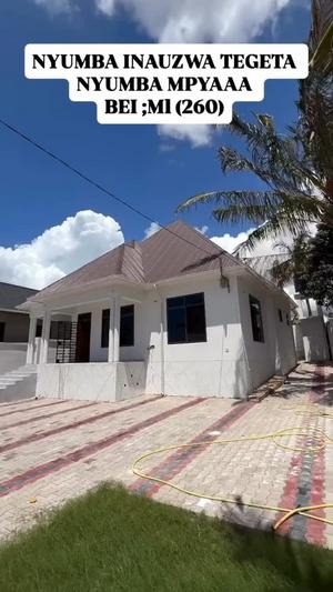 Nyumba ya vyumba vitatu inauzwa Tegeta Namanga Ununio, Dar Es Salaam (400 sqm) Nyumba ya vyumba vitatu inauzwa Tegeta Namanga Ununio, Dar Es Salaam (400 sqm)