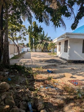 Kiwanja kinauzwa Mikocheni, Dar Es Salaam (1253 sqm) Kiwanja kinauzwa Mikocheni, Dar Es Salaam (1253 sqm)