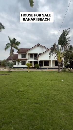 Nyumba ya vyumba vitano inauzwa Mbezi Beach, Dar Es Salaam (1800 sqm)