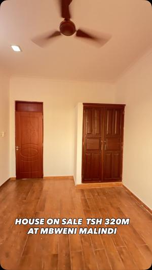 Nyumba ya vyumba vitatu inauzwa Mbweni Malindi, Dar Es Salaam (800 sqm)