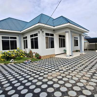 Nyumba ya vyumba vinne inapangishwa Mbweni Kiembeni Center, Dar Es Salaam