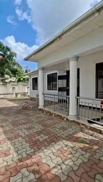 Nyumba ya vyumba vitatu inauzwa Kimara King'ong'o, Dar Es Salaam (500 sqm)