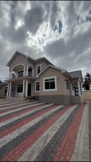Nyumba ya vyumba vitano inapangishwa Salasala, Dar Es Salaam Nyumba ya vyumba vitano inapangishwa Salasala, Dar Es Salaam