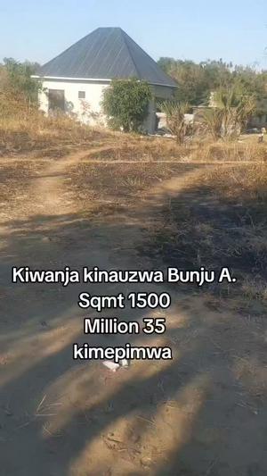 Kiwanja kinauzwa Bunju A Kinondoni, Dar Es Salaam (1500 sqm) Kiwanja kinauzwa Bunju A Kinondoni, Dar Es Salaam (1500 sqm)