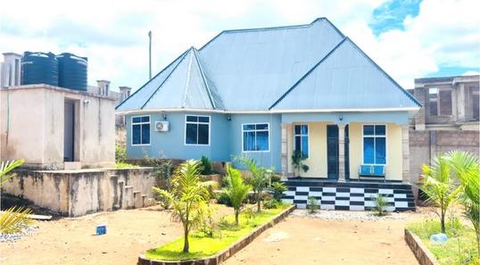 Nyumba ya vyumba vinne inauzwa Nyasaka, Mwanza (1582 sqm) Nyumba ya vyumba vinne inauzwa Nyasaka, Mwanza (1582 sqm)