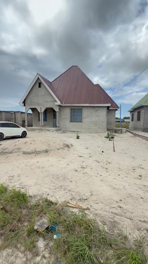 Nyumba ya vyumba vitatu inauzwa Mwembe Mdogo, Kigamboni, Dar Es Salaam (500 sqm) Nyumba ya vyumba vitatu inauzwa Mwembe Mdogo, Kigamboni, Dar Es Salaam (500 sqm)