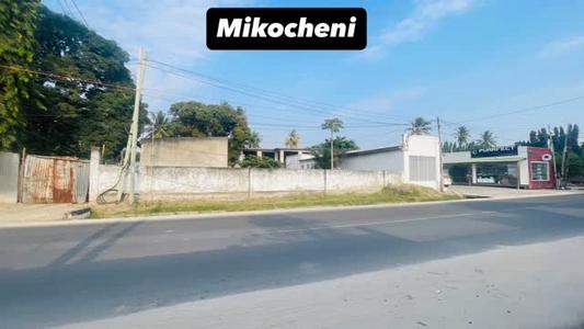 Kiwanja kinauzwa Mikocheni, Dar Es Salaam (1200 sqm) Kiwanja kinauzwa Mikocheni, Dar Es Salaam (1200 sqm)