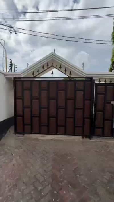 Nyumba ya vyumba vinne inauzwa Kijitonyama, Dar Es Salaam (400 sqm)