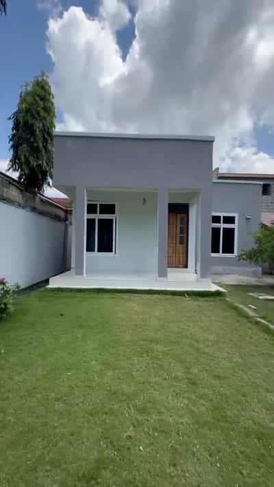 Apartment ya vyumba viwili inapangishwa Mbezi Beach Tangi Bovu, Dar Es Salaam Apartment ya vyumba viwili inapangishwa Mbezi Beach Tangi Bovu, Dar Es Salaam