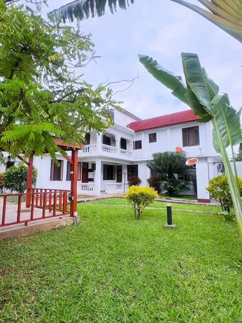 Nyumba (Furnished) ya vyumba vitano inapangishwa Mikocheni, Dar Es Salaam Nyumba (Furnished) ya vyumba vitano inapangishwa Mikocheni, Dar Es Salaam