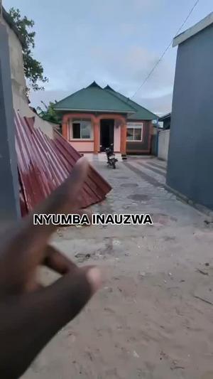 Nyumba ya vyumba vitatu inauzwa Mbagala Chamazi, Dar Es Salaam Nyumba ya vyumba vitatu inauzwa Mbagala Chamazi, Dar Es Salaam
