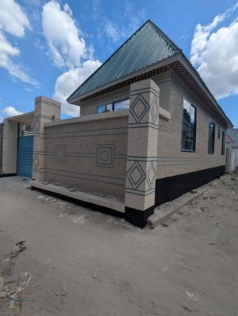 Nyumba ya vyumba vitatu inauzwa Mbagala Chamazi Stendi, Dar Es Salaam (400 sqm) Nyumba ya vyumba vitatu inauzwa Mbagala Chamazi Stendi, Dar Es Salaam (400 sqm)