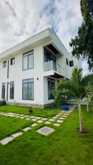 Nyumba ya vyumba vitano inauzwa Mbweni, Dar Es Salaam (1000 sqm)