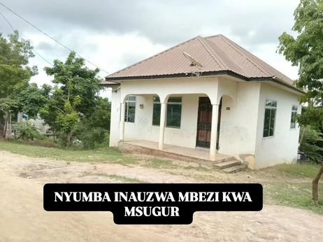 Nyumba ya vyumba vitano inauzwa Kwa Msuguri, Dar Es Salaam (400 sqm)