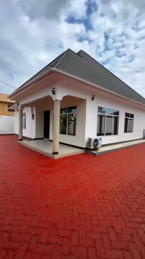 Nyumba ya vyumba vitatu inapangishwa Tegeta Maisai, Dar Es Salaam Nyumba ya vyumba vitatu inapangishwa Tegeta Maisai, Dar Es Salaam