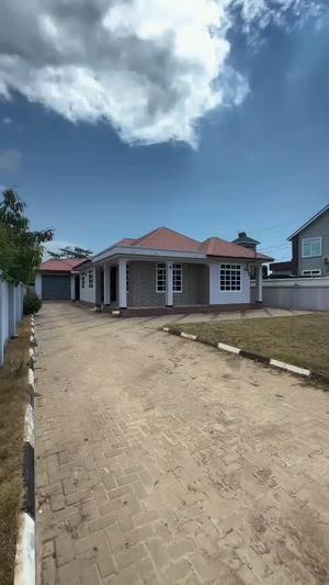 3 Bedrooms House for Rent in Bahari Beach, Dar Es Salaam 3 Bedrooms House for Rent in Bahari Beach, Dar Es Salaam