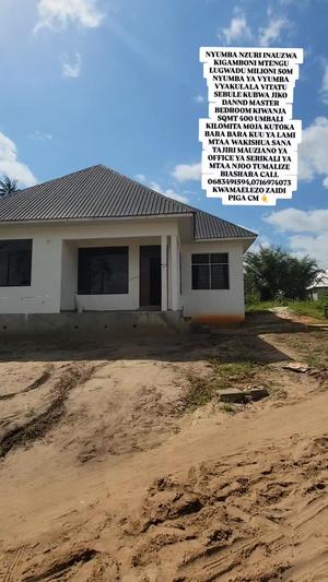 Nyumba ya vyumba vitatu inauzwa Kigamboni Mtengu Lugwadu, Dar Es Salaam (400 sqm) Nyumba ya vyumba vitatu inauzwa Kigamboni Mtengu Lugwadu, Dar Es Salaam (400 sqm)