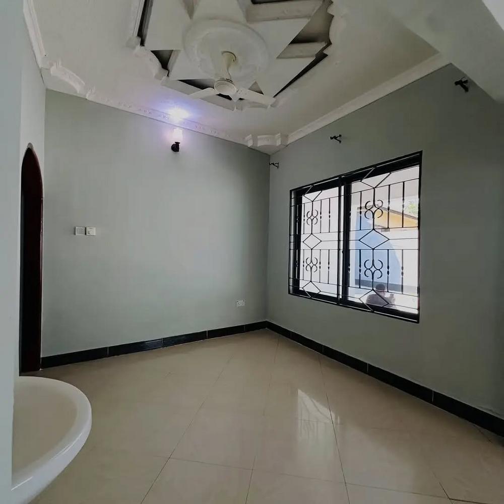 media -8