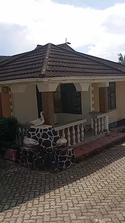 Nyumba ya vyumba vitatu inauzwa Makongo, Dar Es Salaam