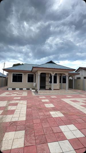 Nyumba ya vyumba vitatu inapangishwa Tegeta Masaiti, Dar Es Salaam Nyumba ya vyumba vitatu inapangishwa Tegeta Masaiti, Dar Es Salaam
