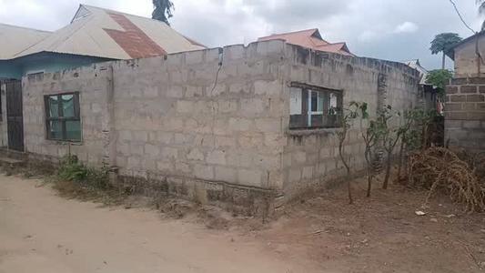 Nyumba ya vyumba vinne inauzwa Chanika Buyuni, Dar Es Salaam Nyumba ya vyumba vinne inauzwa Chanika Buyuni, Dar Es Salaam