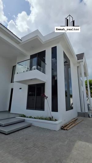 Nyumba ya vyumba vitano inauzwa Kijitonyama, Dar Es Salaam (400 sqm)