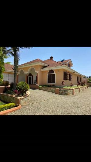 Nyumba ya vyumba vitano inauzwa Njiro, Arusha Nyumba ya vyumba vitano inauzwa Njiro, Arusha