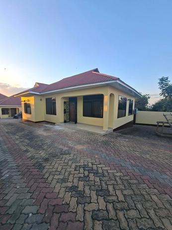 Nyumba/Apartment ya vyumba vitatu inapangishwa Salasala, Dar Es Salaam Nyumba/Apartment ya vyumba vitatu inapangishwa Salasala, Dar Es Salaam