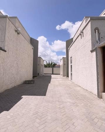 Villa ya vyumba vinne inapangishwa Mikocheni, Dar Es Salaam