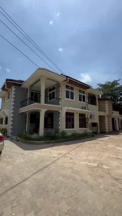 4 Bedrooms Apartment for Rent in Mbezi Beach, Dar Es Salaam