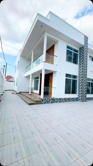 Nyumba ya vyumba vinne inapangishwa Mbweni Mipiji, Dar Es Salaam Nyumba ya vyumba vinne inapangishwa Mbweni Mipiji, Dar Es Salaam