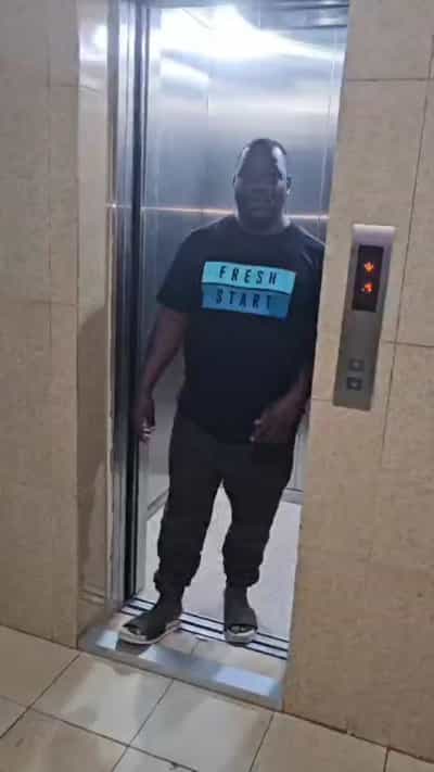 Apartment ya vyumba vinne inauzwa Posta Mnazi Moja, Dar Es Salaam