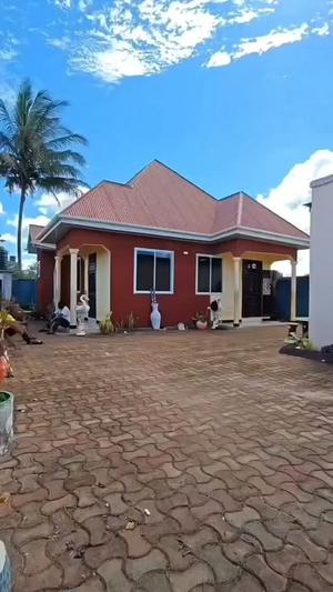Nyumba ya vyumba vitatu inauzwa Chanika Masantula, Dar Es Salaam (400 sqm) Nyumba ya vyumba vitatu inauzwa Chanika Masantula, Dar Es Salaam (400 sqm)