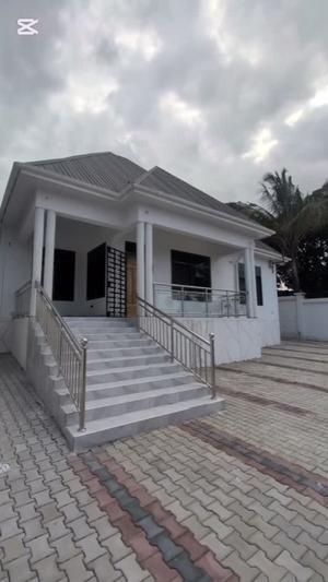 Nyumba ya vyumba vitatu inauzwa Tegeta Namanga, Dar Es Salaam (500 sqm)