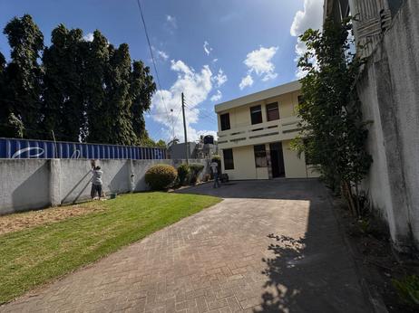 Nyumba ya vyumba vinne inapangishwa Msasani Gsm, Dar Es Salaam Nyumba ya vyumba vinne inapangishwa Msasani Gsm, Dar Es Salaam
