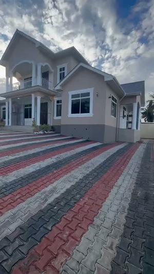 5 Bedrooms House for Rent in Mbezi Beach Africana, Dar Es Salaam