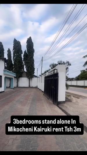 Nyumba ya vyumba vitatu inapangishwa Mikocheni, Dar Es Salaam Nyumba ya vyumba vitatu inapangishwa Mikocheni, Dar Es Salaam