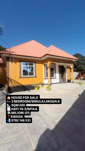 Nyumba ya vyumba vitatu inauzwa Kibada, Dar Es Salaam (600 sqm)