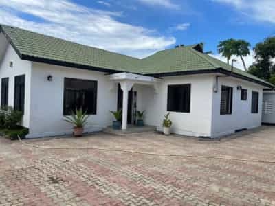 Nyumba ya vyumba vitatu inapangishwa Kijitonyama, Dar Es Salaam