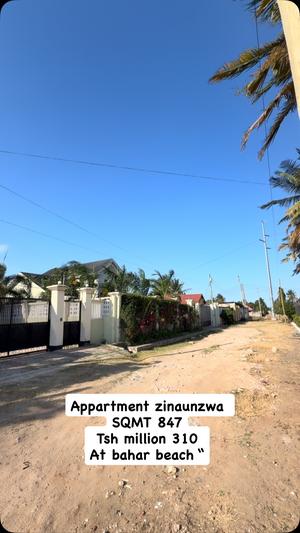 Apartment ya vyumba vitatu inauzwa Bahar Beach, Dar Es Salaam (847 sqm)
