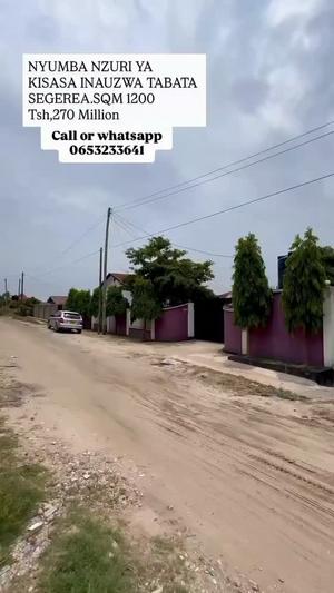 Nyumba ya vyumba vitatu inauzwa Tabata Segerea, Dar Es Salaam (1200 sqm) Nyumba ya vyumba vitatu inauzwa Tabata Segerea, Dar Es Salaam (1200 sqm)