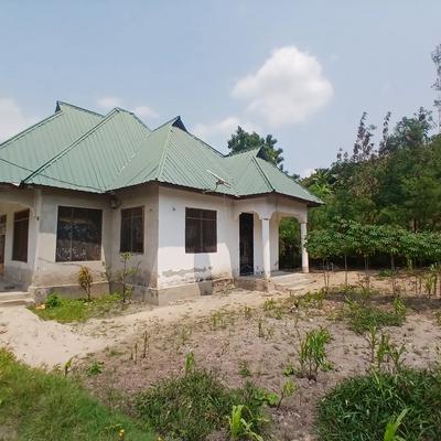 Nyumba ya vyumba vitatu inauzwa Kimala Suka, Iringa (400 sqm)