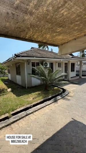 Nyumba ya vyumba viwili inauzwa Mbezi Beach, Dar Es Salaam (450 sqm)