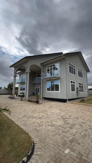 Nyumba ya vyumba vitano inapangishwa Ununio Beach, Dar Es Salaam Nyumba ya vyumba vitano inapangishwa Ununio Beach, Dar Es Salaam
