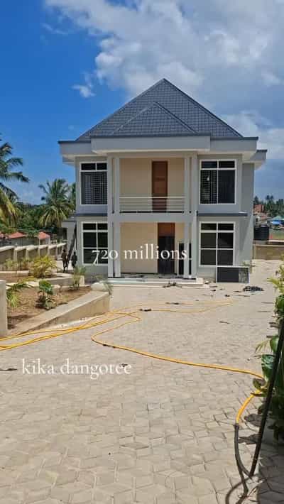 Nyumba ya vyumba vinne inauzwa Goba center, Dar Es Salaam (1200 sqm) Nyumba ya vyumba vinne inauzwa Goba center, Dar Es Salaam (1200 sqm)