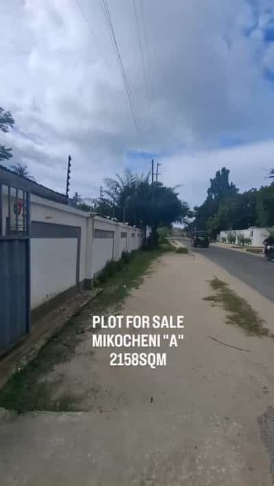 Nyumba inauzwa Mikocheni A, Dar Es Salaam (2158 sqm)