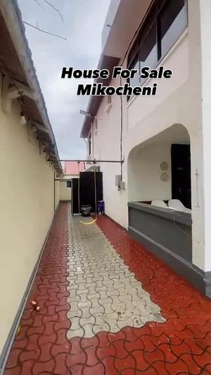 7 Bedrooms House for Sale in Mikocheni A, Dar Es Salaam (406 sqm)