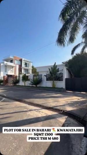 Kiwanja kinauzwa Bahari Beach, Dar Es Salaam (1300 sqm)